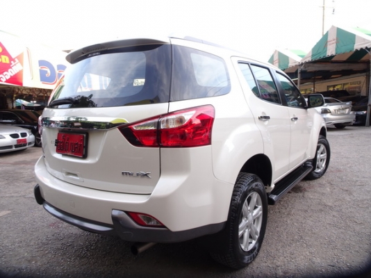ISUZU MU-X 2.5VGS NAVI AT ปี2015 ISUZU MU-X 2.5VGS NAVI AT ปี2015