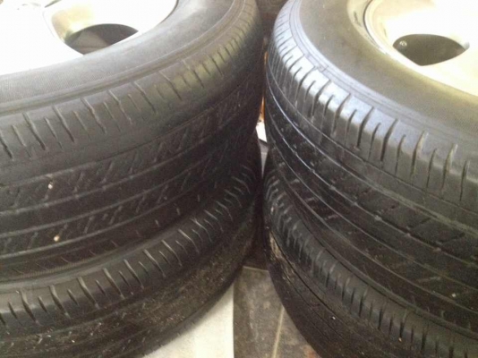 ล้อแม็กเดิม Vigo พร้อมยาง 215 65 16 ล้อมีรอยบ้างตามการใช้งาน