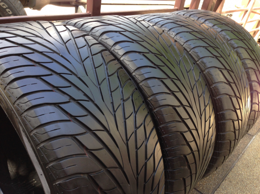 ยาง Maxxis 265 50 20 ปลายปี13 ดอกเต็ม ใช้ยาว ราคาไม่แพง