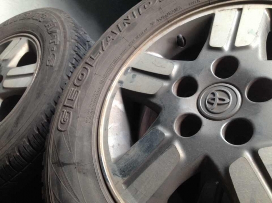 ขายล้อแม็กเดิม vigo 15 พร้อมยาง yogohama 215/70/15