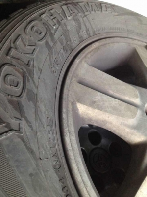 ขายล้อแม็กเดิม vigo 15 พร้อมยาง yogohama 215/70/15 ขายล้อแม็กเดิม vigo 15 พร้อมยาง yogohama 215/70/15