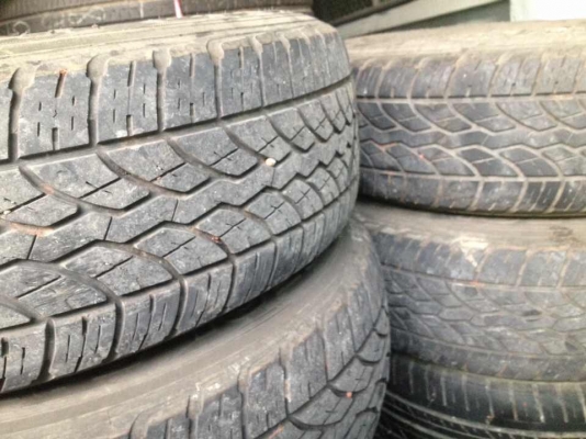 ขายล้อแม็กเดิม vigo 15 พร้อมยาง yogohama 215/70/15 ขายล้อแม็กเดิม vigo 15 พร้อมยาง yogohama 215/70/15