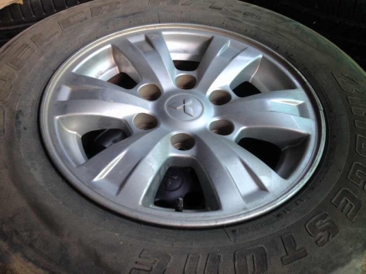 ขายล้อแม็กไทรทัน 16 พร้อมยาง ปี 12 ราคาถูกๆ ทั้งชุด 3500