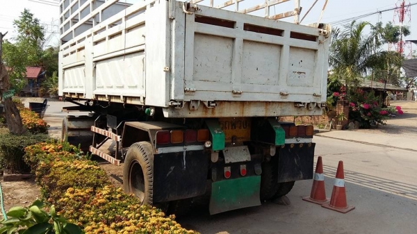 ขายลูกพ่วงดัมพ์สามมิตร 2 เพลา ปี 42 แชสซีสวย ยาง 70\% ทะเบียนพร้อม