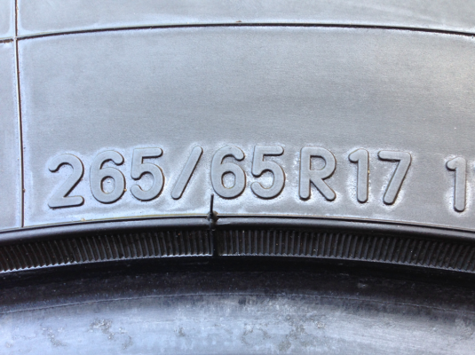 ยาง Nitto 420S 265 65 17 ปี13 ดอกเยอะ เนื้อนิ่มๆ ราคาไม่แพง