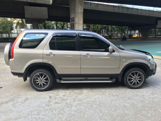 HONDA CR-V 2.0 i-VTEC สีน้ำตาล ปี 2003เลขตัวถัง 588 ท๊อปสุดในรุร่น HONDA CR-V 2.0 i-VTEC สีน้ำตาล ปี 2003เลขตัวถัง 588 ท๊อปสุดในรุร่น