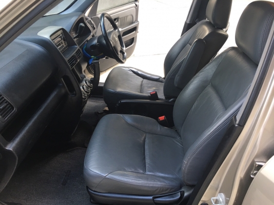 HONDA CR-V 2.0 i-VTEC สีน้ำตาล ปี 2003เลขตัวถัง 588 ท๊อปสุดในรุร่น HONDA CR-V 2.0 i-VTEC สีน้ำตาล ปี 2003เลขตัวถัง 588 ท๊อปสุดในรุร่น