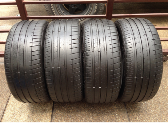 ยาง Michelin 225 45 18 กลางปี13 พร้อมใช้งาน ราคาไม่แพง ยาง Michelin 225 45 18 กลางปี13 พร้อมใช้งาน ราคาไม่แพง