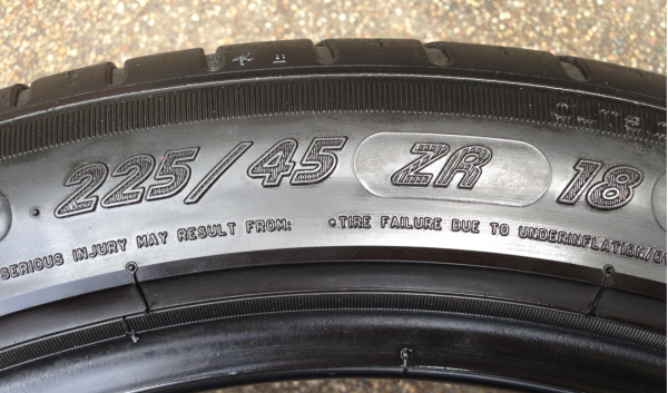 ยาง Michelin 225 45 18 กลางปี13 พร้อมใช้งาน ราคาไม่แพง ยาง Michelin 225 45 18 กลางปี13 พร้อมใช้งาน ราคาไม่แพง