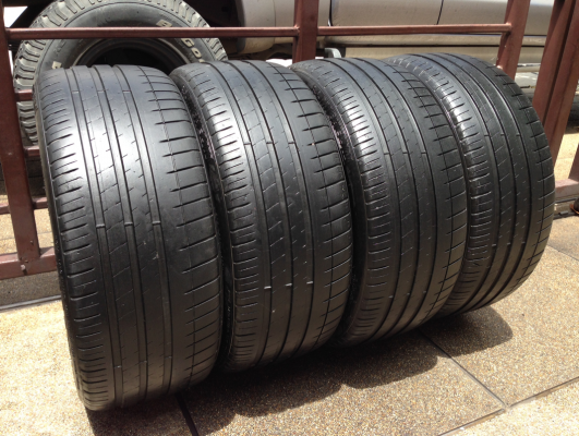 ยาง Michelin 225 45 18 กลางปี13 พร้อมใช้งาน ราคาไม่แพง ยาง Michelin 225 45 18 กลางปี13 พร้อมใช้งาน ราคาไม่แพง