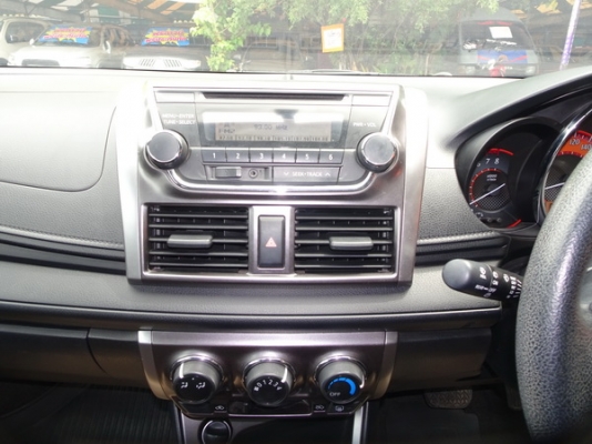 TOYOTA YARIS 1.2AT ปี 2015