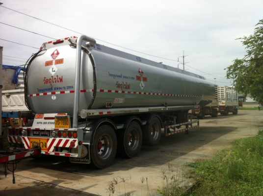 ISUZU 10ล้อหัวลาก 360แรงม้า ปี56 3หัว พร้อมหางน้ำมัน 42,000ลิตร 2หาง,40,000ลิตร 2หาง โหลดล่าง