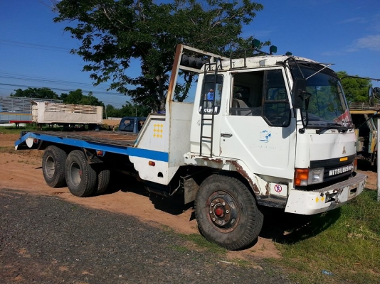 ขายรถ10ล้อ 2เพลา เทรลเลอร์FN527 เครื่อง195แรง โลฮาย10สปีด พาวเวอร์ จิฟฟี่ ภายในสวย เอกสารเล่มทะเบียนพร้อมโอน ราคา650,000 สนใจโทร 090-8588220คุณนะ 093-3258446คุณบิว หรือเข้าดูสินค้าอื่นๆได้ที่ www.narong2truck.com หรือ www.truck.in.th/498 หรือเพจFacebook ณ