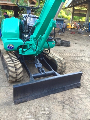 ขายรถขุดแบคโฮยอดนิยม KOMATSU Pc30-7 ขนาด30  (คอลโทลสั้น ปั๊มนิ้ว มีลายหัวกระแทก) เครื่องแน่น ระบบไว รถพร้อมใช้งาน (มีวีดีโอการใช้งานให้ชม) ราคา 430,000 บาท ☎️096-3268553(สถิตย์พันธ์) ID LINE 0963268553