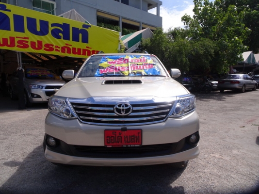 TOYOTA FORTUNER 3.0V 2WD AT ปี2011