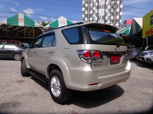 TOYOTA FORTUNER 3.0V 2WD AT ปี2011