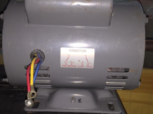 ขายครับ มอร์เตอร์ hitachi 1HP ไฟบ้าน 220 V ของใหม่เก่าเก็บยังไม่เคยใช้