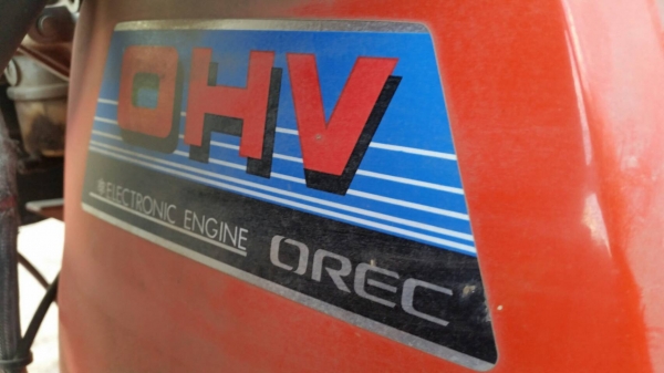 ประกอบเสร็จกันไปอีกตัวครับ รถตัดหญ้า นั่งขับ ใบตีโรตารี่ เครื่อง KUBOTA เบนชิน ตัดหญ้าสูงได้ เก่าญี่ปุ่นแท้