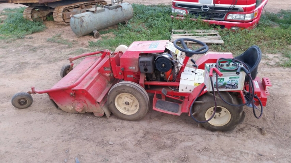 ประกอบเสร็จกันไปอีกตัวครับ รถตัดหญ้า นั่งขับ ใบตีโรตารี่ เครื่อง KUBOTA เบนชิน ตัดหญ้าสูงได้ เก่าญี่ปุ่นแท้