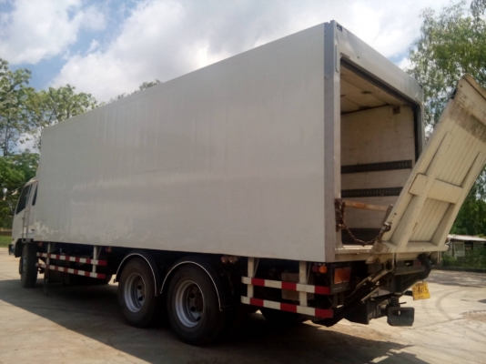 รถสิบล้อตู้ย็น Mitsubishi 617 Euro 2 เพลาเดียว 260 แรงม้า ตู้ยาว 7.20 เมตร