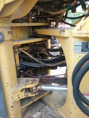 ขาย 1,350,000 รถตักล้อยาง KOMATSU wa 380-3  เก่านอก เอกสารอินวอยท์ รถสวยพร้อมใช้