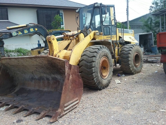 ขาย 1,350,000 รถตักล้อยาง KOMATSU wa 380-3  เก่านอก เอกสารอินวอยท์ รถสวยพร้อมใช้