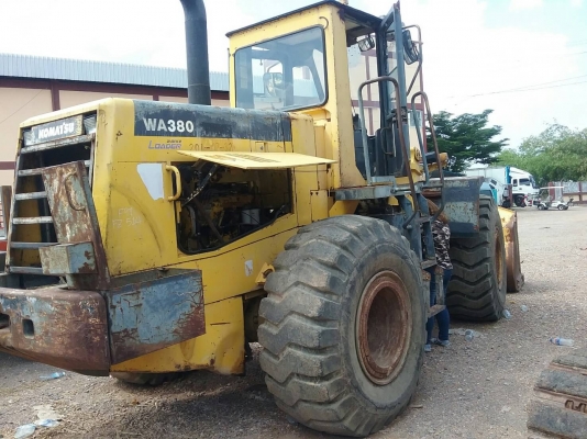 ขาย 1,350,000 รถตักล้อยาง KOMATSU wa 380-3  เก่านอก เอกสารอินวอยท์ รถสวยพร้อมใช้