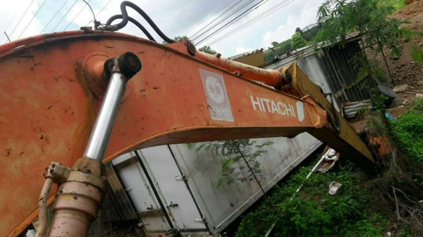 ขาย 485,000 Hitachi  EX 200-1 เครื่องดี ปั่มK3V ช่วงล่างสวยรถสวยพร้อมใช้