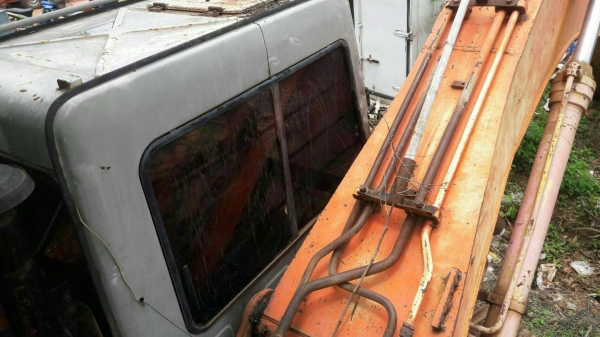 ขาย 485,000 Hitachi  EX 200-1 เครื่องดี ปั่มK3V ช่วงล่างสวยรถสวยพร้อมใช้