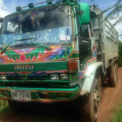 ISUZU  ROCKY  655,000 บาท คัสชี FXZ13NFY  2 เพลา เกียร์สโลว์ เครื่อง 6SA1-210 แรง  เบรคทิฟฟี่ เพาเวอร์  เล่มทะเบียน รถอยู่ จ.สกลนคร