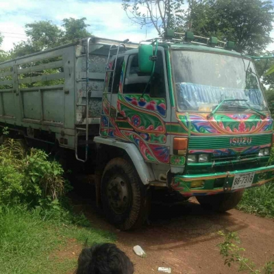 ISUZU  ROCKY  655,000 บาท คัสชี FXZ13NFY  2 เพลา เกียร์สโลว์ เครื่อง 6SA1-210 แรง  เบรคทิฟฟี่ เพาเวอร์  เล่มทะเบียน รถอยู่ จ.สกลนคร