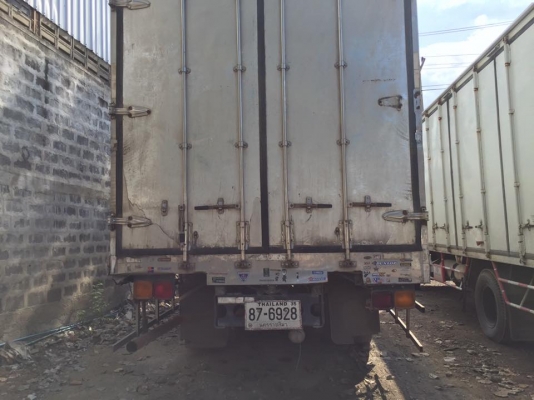 ISUZU DECA 240 CNG ตู้เย็น อัตราสิ้นเปลือง 6 โลกก. ตกโลละ 2.25 บาท  (อ้างอิงจากอัตราเปรียบเทียบรถHINO NGV VS ISUZU NGV) เติม1ครั้งได้ประมาณ670 กิโล ประหยัดครั้งละ 3182.5 ต่อถังเทียบกับน้ำมัน ลงใต้1000กมค่าใช้จ่าย 2250 วิ่งลงใต้ประหยัด 2500 ไปกลับประหยัด 5