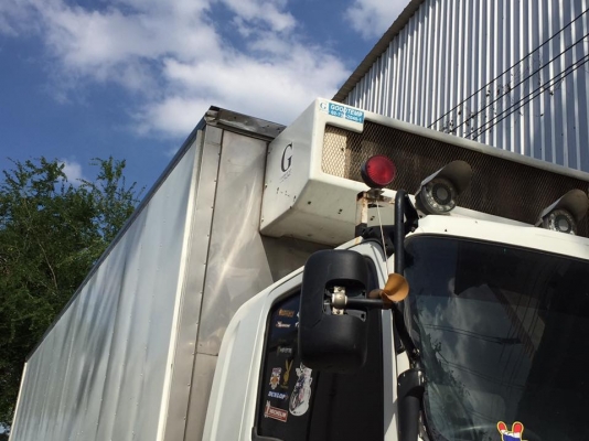 ISUZU DECA 240 CNG ตู้เย็น อัตราสิ้นเปลือง 6 โลกก. ตกโลละ 2.25 บาท  (อ้างอิงจากอัตราเปรียบเทียบรถHINO NGV VS ISUZU NGV) เติม1ครั้งได้ประมาณ670 กิโล ประหยัดครั้งละ 3182.5 ต่อถังเทียบกับน้ำมัน ลงใต้1000กมค่าใช้จ่าย 2250 วิ่งลงใต้ประหยัด 2500 ไปกลับประหยัด 5