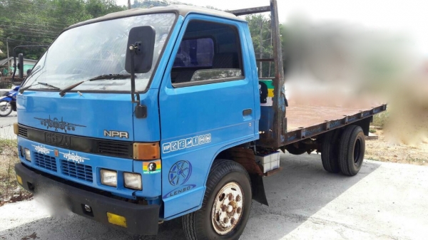 รถอีซูซุ 6 ล้อ พื้นเรียบ NPR 115 แรงม้า. ปี 33.     สนใจติดต่อ  081 - 6079515
