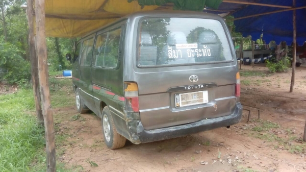 ขายรถ  ตู้TOYOTA ไฮเอส หัวจรวด เครื่อง 2500ccปี 2534 เครื่อง l.H112  สภาพพร้อมใช้ราคา  60,000บาท