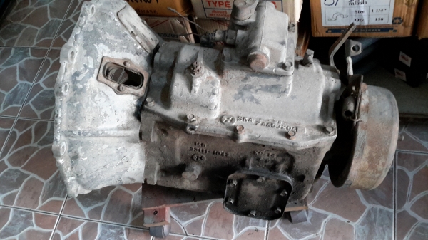 9500 ขายเกียร์ 6 ล้อ HENO EC100