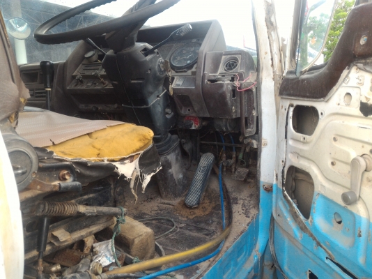 ขายครับโม่ปูน Hino ZM303 เครื่อง EK100 260 แรงโม่ 5 คิว เอกสารเล่มทะเบียนพร้อมโอน สภาพพร้อมใช้งาน ราคา 450,000 สนใจติดต่อ 0845672050 รถอยู่มหาสารคาม