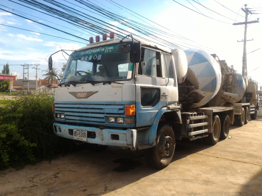 ขายครับโม่ปูน Hino ZM303 เครื่อง EK100 260 แรงโม่ 5 คิว เอกสารเล่มทะเบียนพร้อมโอน สภาพพร้อมใช้งาน ราคา 450,000 สนใจติดต่อ 0845672050 รถอยู่มหาสารคาม