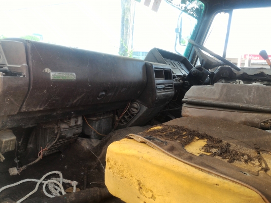 ขายครับโม่ปูน Hino ZM303 เครื่อง EK100 260 แรงโม่ 5 คิว เอกสารเล่มทะเบียนพร้อมโอน สภาพพร้อมใช้งาน ราคา 450,000 สนใจติดต่อ 0845672050 รถอยู่มหาสารคาม