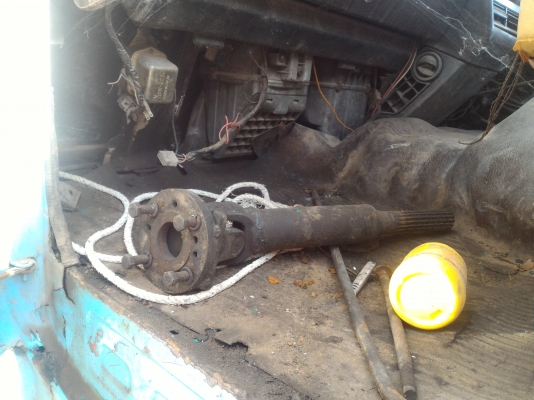 ขายครับโม่ปูน Hino ZM303 เครื่อง EK100 260 แรงโม่ 5 คิว เอกสารเล่มทะเบียนพร้อมโอน สภาพพร้อมใช้งาน ราคา 450,000 สนใจติดต่อ 0845672050 รถอยู่มหาสารคาม