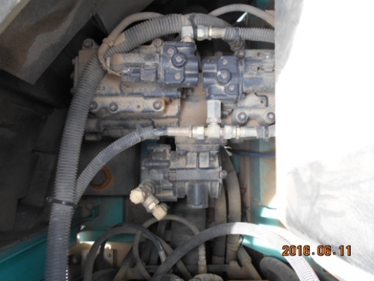 ขายรถขุดเก่าญี่ปุ่นนอกแท้ๆ kobelco sk 135 yy04 สนใจโทร 092-3309229 อี๊ด สองห้อง