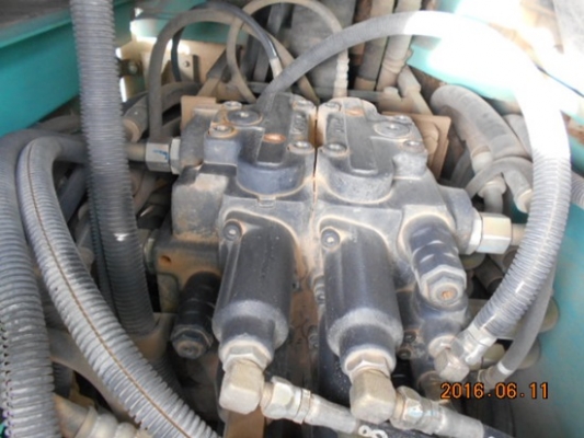 ขายรถขุดเก่าญี่ปุ่นนอกแท้ๆ kobelco sk 135 yy04 สนใจโทร 092-3309229 อี๊ด สองห้อง