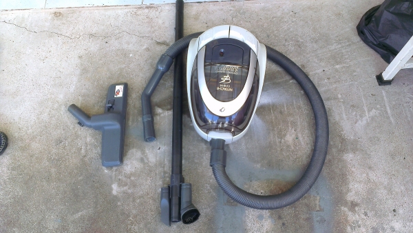 ขายเครื่องดูดฝุ่น Hitachi CV-SH18