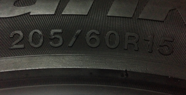 แม็กขอบ 15. 4รู114 พร้อมยาง 205-60-15 แม็กขอบ 15. 4รู114 พร้อมยาง 205-60-15