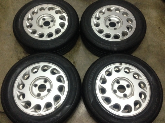 แม็กขอบ 15. 4รู114 พร้อมยาง 205-60-15