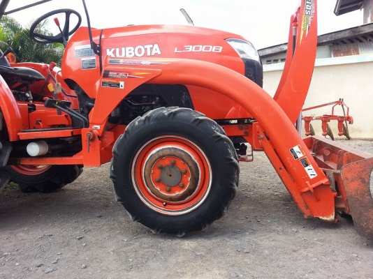 คูโบต้า L3008 4 WD พร้อมใบมีดตราช้าง จด มีนาคม 2556
