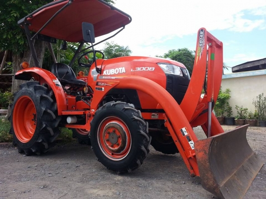 คูโบต้า L3008 4 WD พร้อมใบมีดตราช้าง จด มีนาคม 2556