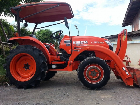 คูโบต้า L3008 4 WD พร้อมใบมีดตราช้าง จด มีนาคม 2556