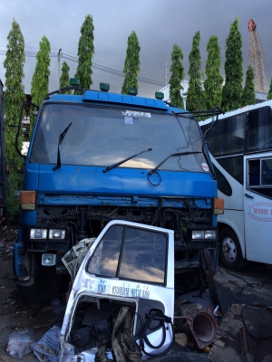 ขายหัวลากISUZU หัวนอก ไม่มีเครื่องและเกียร์