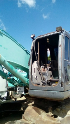 ขายเหมารถแบคโฮ 11 คัน KOBELCO SK200-8 YN11 มี 4 คัน SK200-6 YN 10 มี 1 คัน KOMATSU PC200-5 มี 6 คัน ราคา 9500000